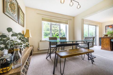 9 Danses Close, Guildford, GU4 7EE