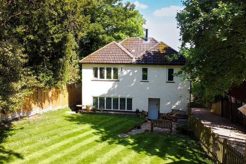 Hillview Farleigh Road, Cliddesden, Basingstoke, RG25 2JL