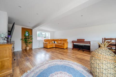 4 bedroom semi-detached house for sale, Burnet Avenue, Guildford GU1