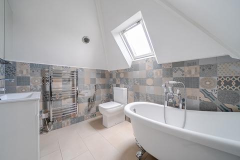 4 bedroom semi-detached house for sale, Burnet Avenue, Guildford GU1
