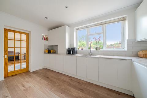 4 bedroom semi-detached house for sale, Burnet Avenue, Guildford GU1