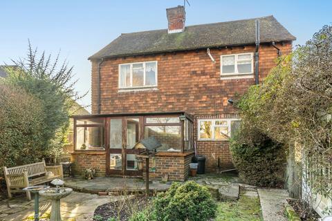 25 Charlock Way, Guildford, GU1 1YB