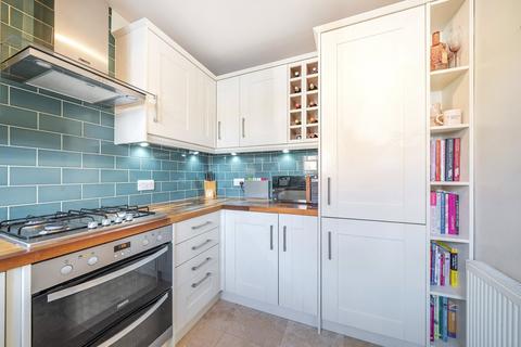 19 Banks Way, Guildford, GU4 7NL