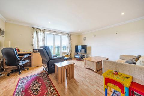 2 bedroom flat for sale, Burpham, Guildford GU4