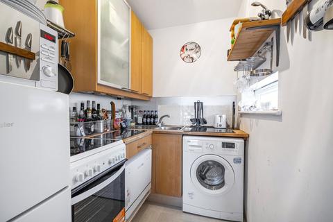 1 bedroom flat for sale, Burpham, Guildford GU4