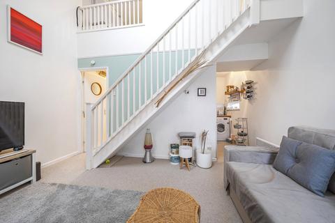 10 Bradfield Close, Guildford, GU4 7YT