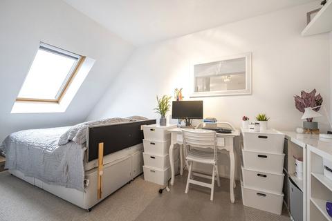 10 Bradfield Close, Guildford, GU4 7YT