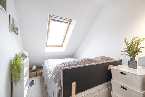 10 Bradfield Close, Guildford, GU4 7YT