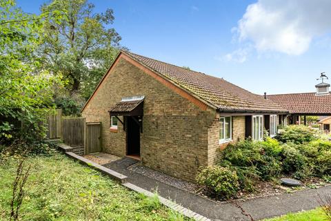 2 bedroom bungalow for sale, Darfield Road, Guildford GU4