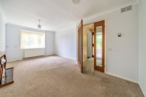 2 bedroom bungalow for sale, Darfield Road, Guildford GU4