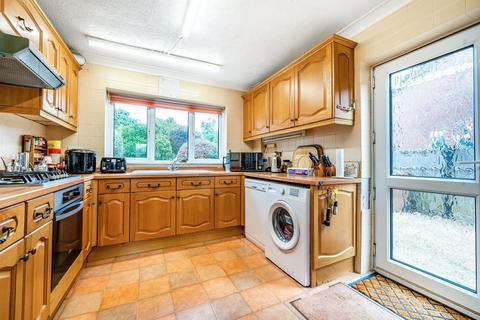 3 Brookside, Jacobs Well, Guildford, GU4 7NS