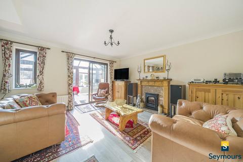 4 bedroom end of terrace house for sale, Whipley Close, Guildford GU4