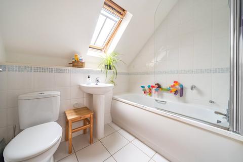 51 Brookside, Jacobs Well, Guildford, GU4 7NS