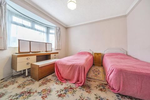 6 Coltsfoot Drive, Guildford, GU1 1YH