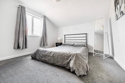 41 Bradfield Close, Guildford, GU4 7YT