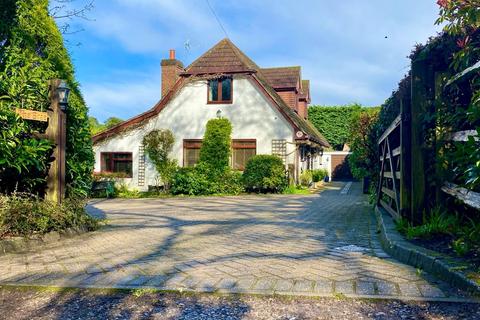 5 bedroom detached house for sale, Whitehill, Hampshire GU35