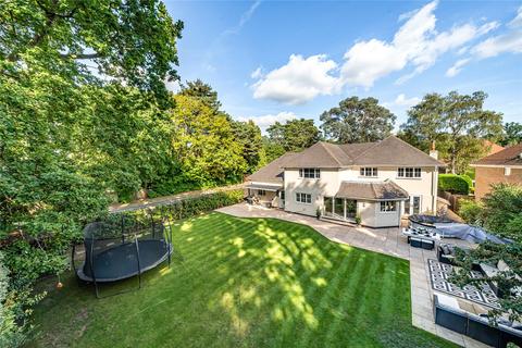 27 Tudor Close, Grayshott, Hindhead, GU26 6HP