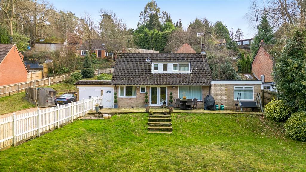 Beech Hill, Headley Down GU35 4 bed detached house for sale £575,000