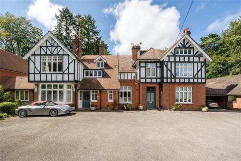 Flat 3, Wheelside Tower Road, Hindhead, GU26 6SN