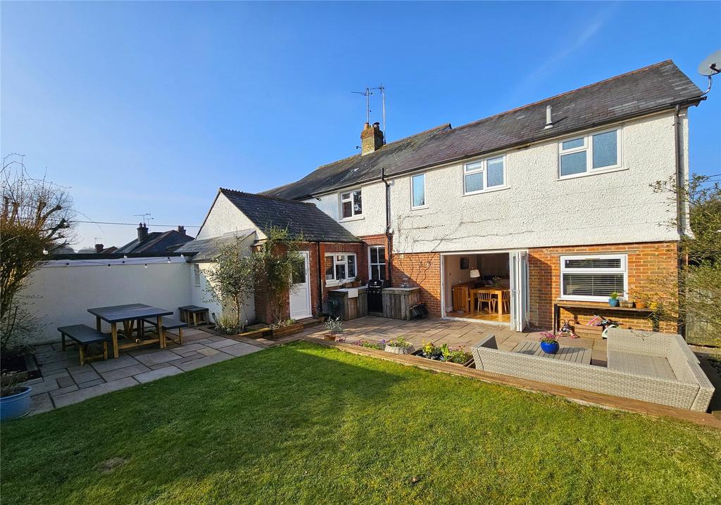 Headley Down, Headley Down GU35 3 bed semidetached house for sale £