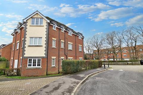 2 bedroom flat for sale, Elder Crescent, Bordon GU35