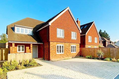 5 bedroom detached house for sale, Southview Road, Headley Down GU35