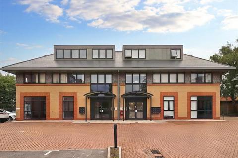 2 bedroom apartment to rent, River Court, Woking GU21