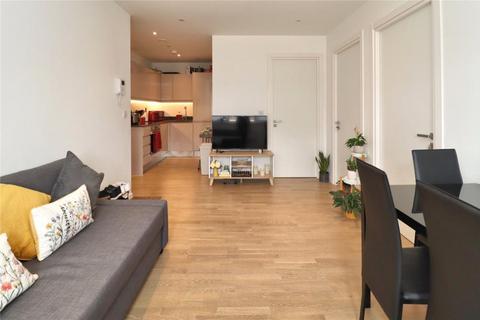 2 bedroom apartment to rent, River Court, Woking GU21