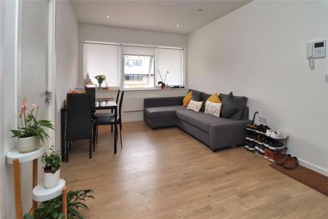 2 bedroom apartment to rent, River Court, Woking GU21