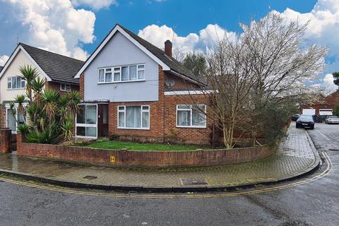 4 bedroom detached house for sale, Naseby Close, Isleworth, TW7 4JQ