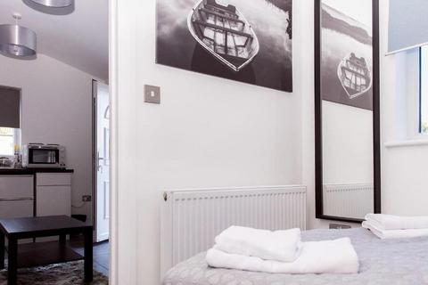 1 bedroom flat to rent, Eskdale Avenue Garden Flat, Northolt UB5