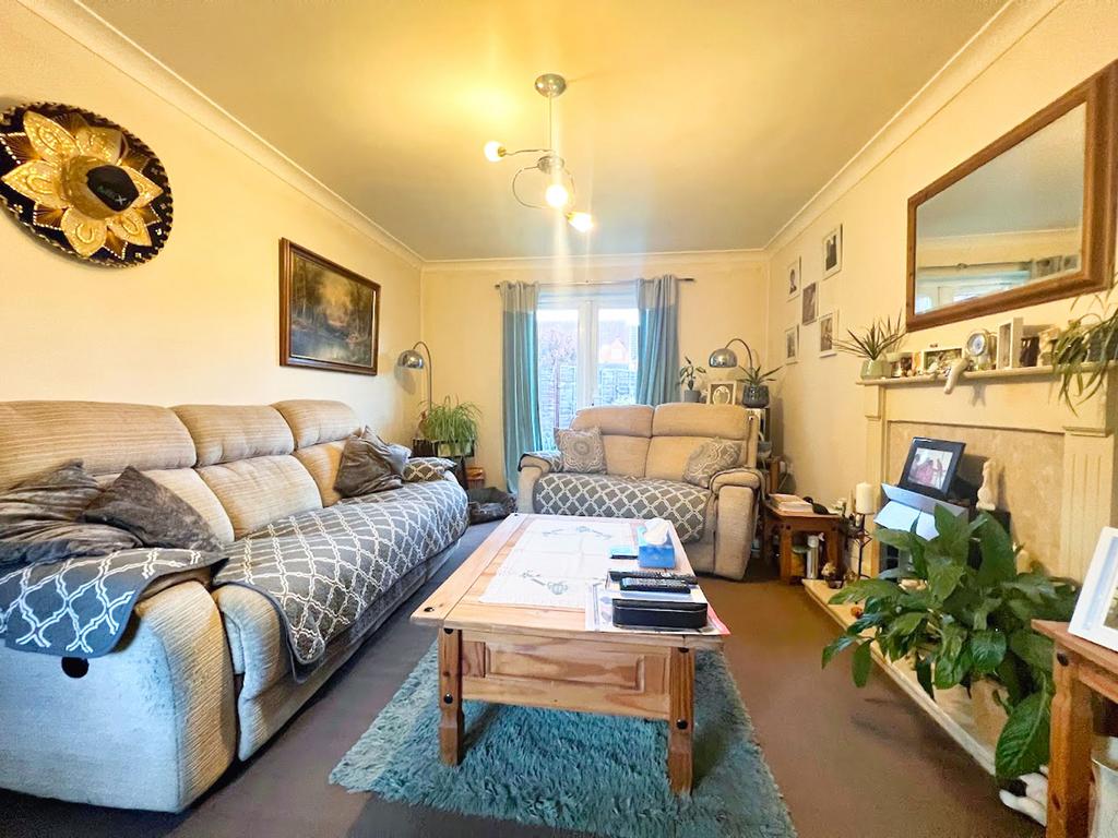 Burdock Way, Desborough, NN14 3 bed detached house for sale £225,000
