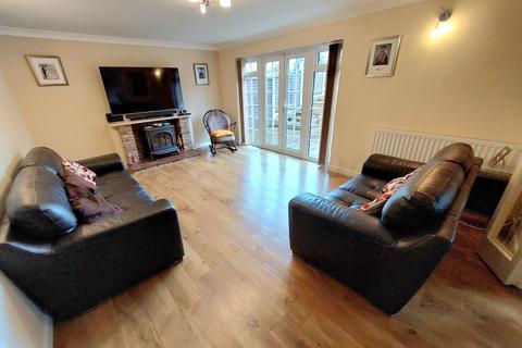 4 bedroom detached house for sale, Cotefield Drive, Leighton Buzzard LU7