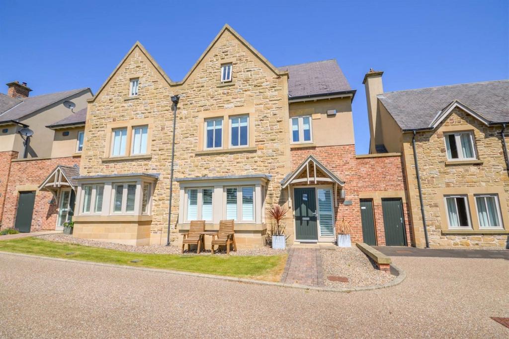 Pound House, Hartford Hall Estate... 4 bed semidetached house £425,000