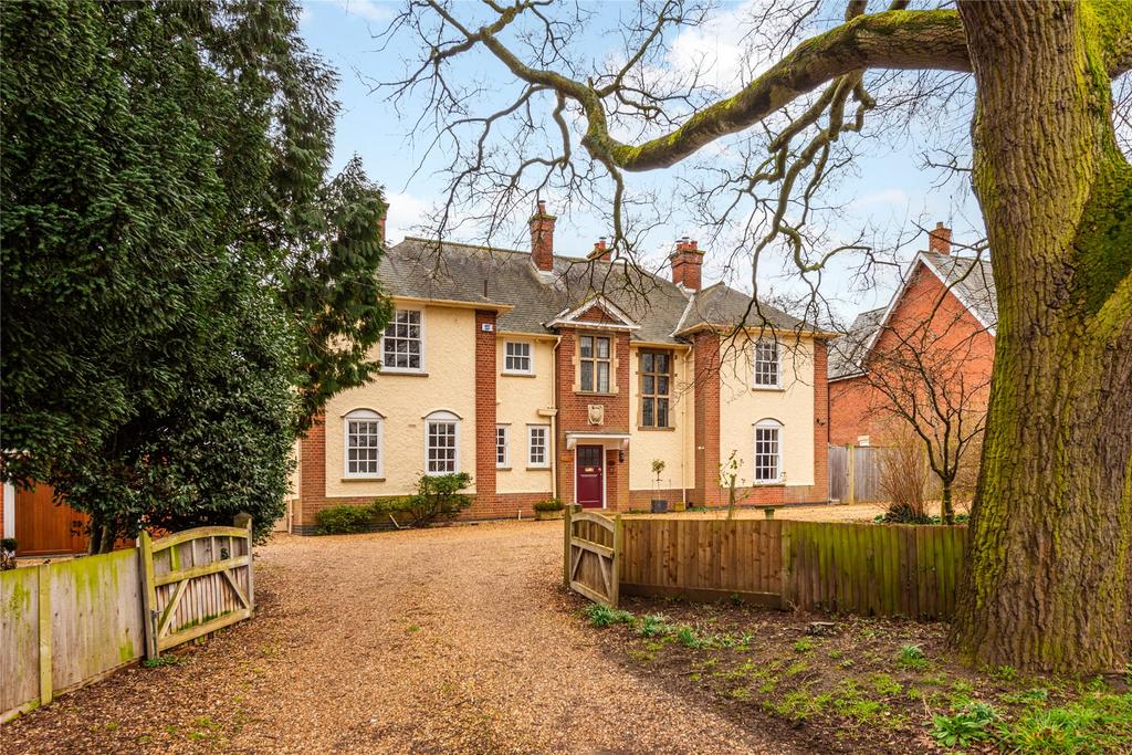 Wolverton Road, Newport Pagnell... 6 bed detached house for sale £1,350,000