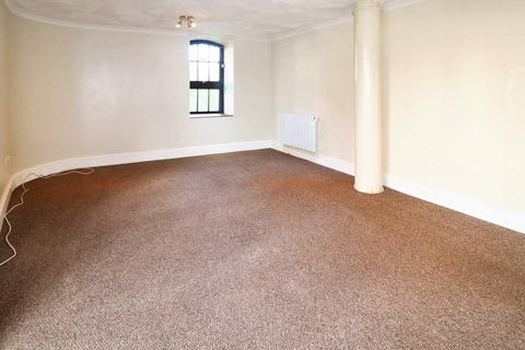 2 bedroom flat to rent, Spillers and Bakers