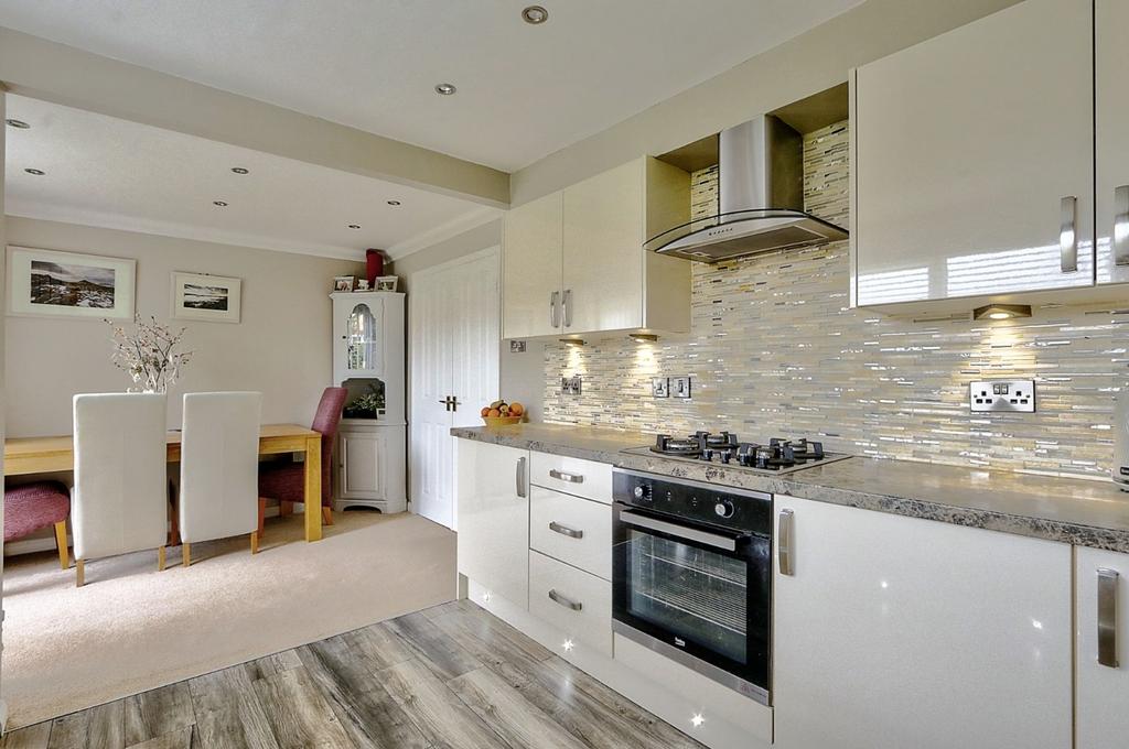 Cranbrook, MartonInCleveland, TS8 4 bed detached house £260,000