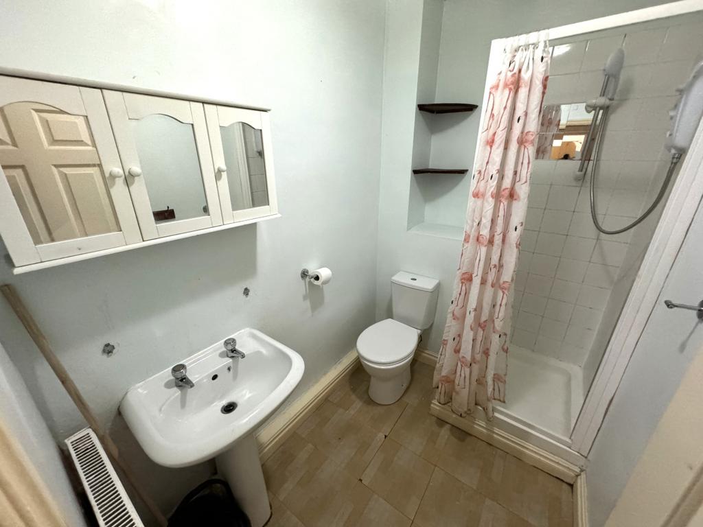 Flat 6, 2 Stanley Terrace