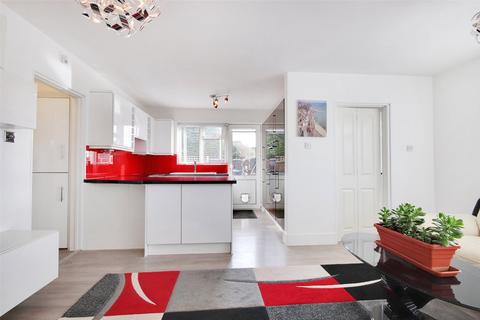 3 bedroom bungalow for sale - Flowerhill Way, Istead Rise, Gravesend, Kent, DA13
