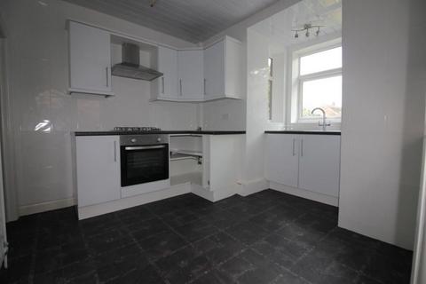 2 bedroom semi-detached house to rent, Charles Avenue, Huddersfield HD3