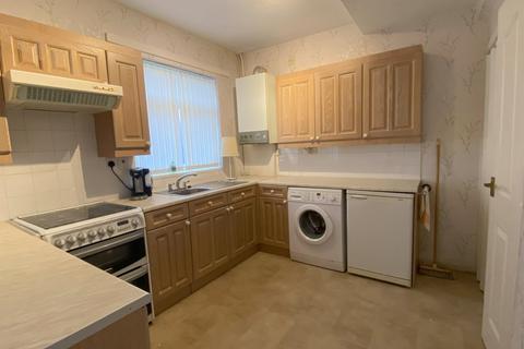 3 bedroom semi-detached house to rent, Boyds Walk, Dukinfield