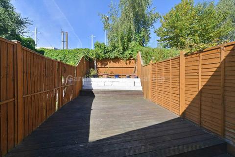 8 Felix Road, London, W13 0NT
