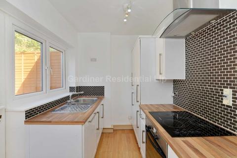 8 Felix Road, London, W13 0NT