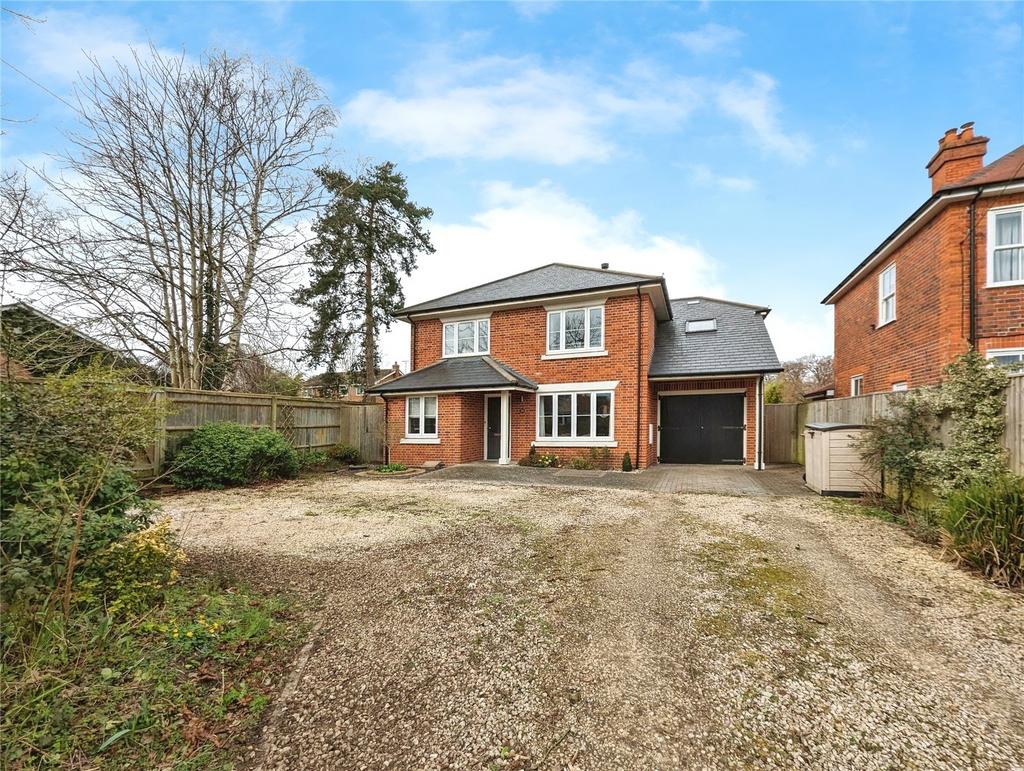 Clares Green Road, Spencers Wood... 4 bed detached house for sale £