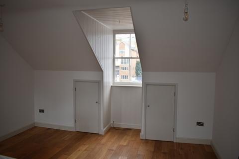 2 bedroom flat to rent - King Street, Ramsgate, CT11