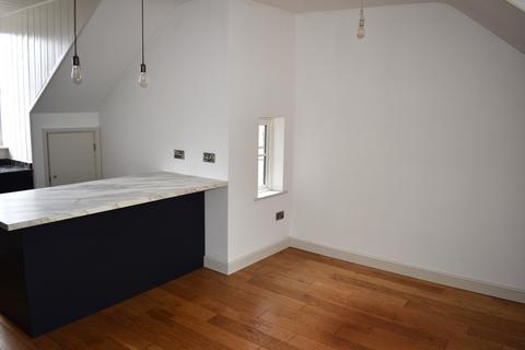 2 bedroom flat to rent, King Street, Ramsgate, CT11