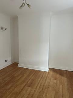 2 bedroom flat to rent, Charles Street, Elland HX5