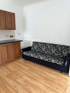 2 bedroom flat to rent, Charles Street, Elland HX5