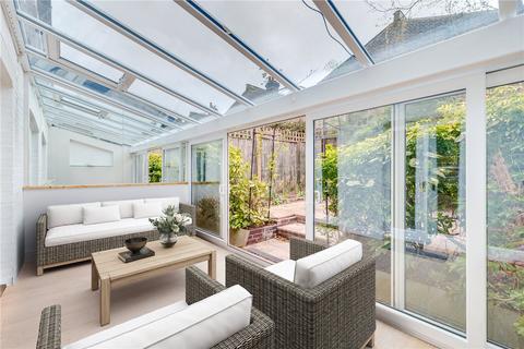 14 Marryat Square, London, SW6 6UA
