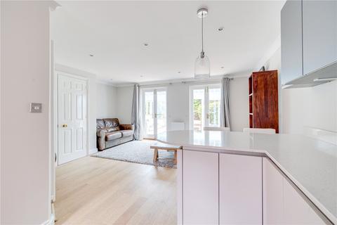 14 Marryat Square, London, SW6 6UA
